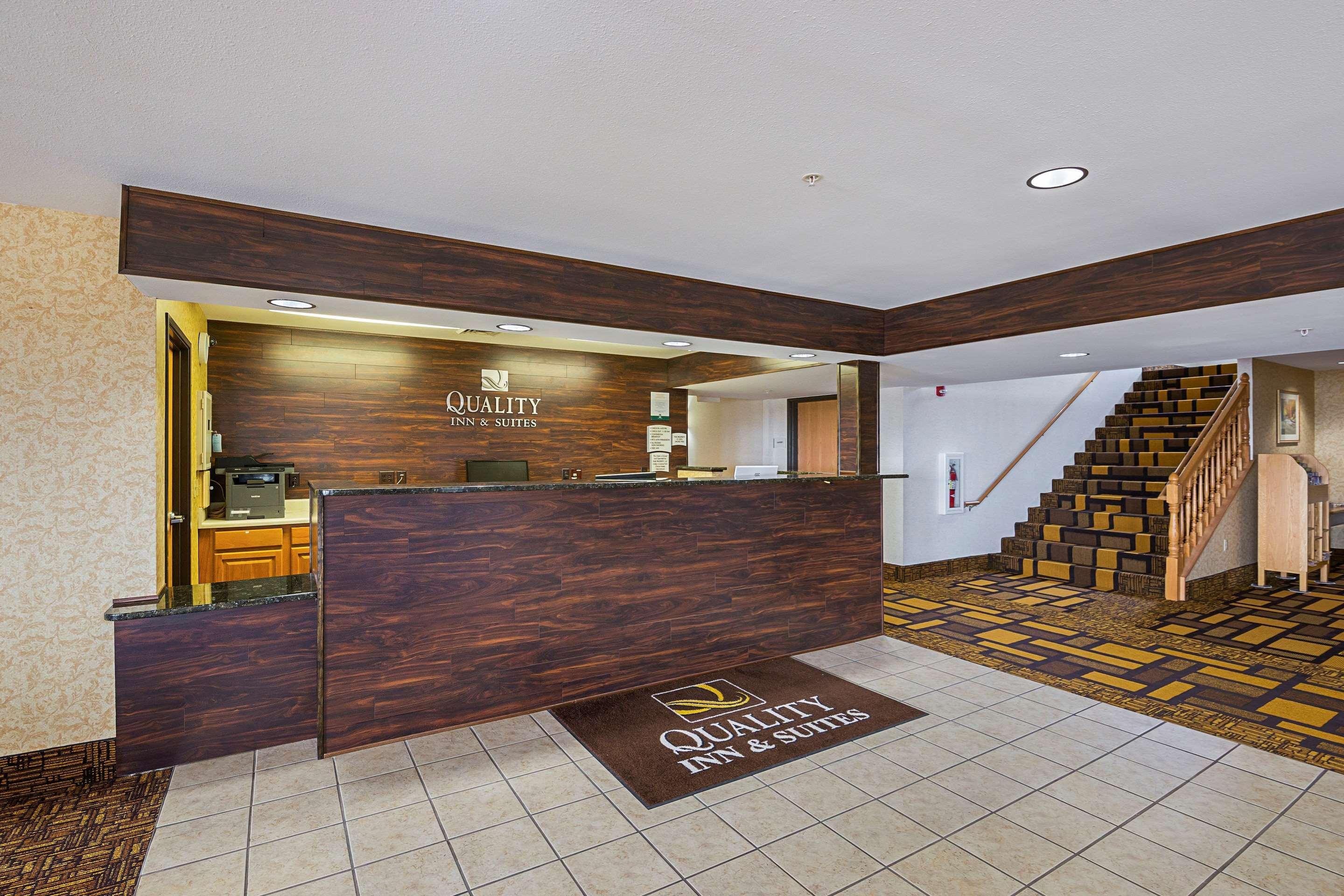 Hotel Quality & Route 151 2*