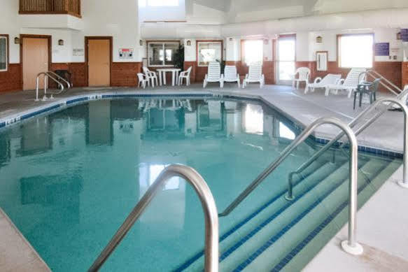 Quality & Route 151 Hotel 2*