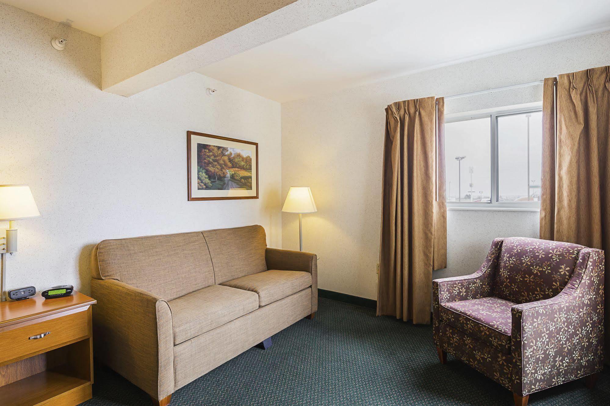Hotel Quality & Route 151 2*